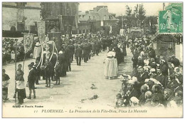 56.PLOERMEL.n°38.LA PROCESSION DE LA FETE-DIEU,PLACE LA MENNAIS.RARE - Ploërmel