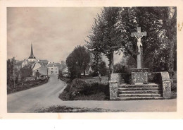 56 . N° 101607 . Cpsm .9x14 Cm .noyac Muzillac .entree Du Bourg .le Calvaire . - Andere & Zonder Classificatie