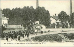 51.EPERNAY.LA SORTIE DES ATELIERS DU CHEMIN DE FER - Epernay