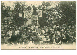 54.NANCY.n°6763.DEVANT LA STATUE DE JEANNE D'ARC.27 JUILLET 1919 - Nancy