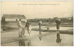 56.CARNAC.n°22730.SALINES DU BRENO.PALUDIERS ET PALUDIERES RAMASSANT LE SEL - Carnac