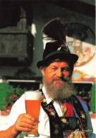 ALLEMAGNE - Fotoverlag Huber - D8100 Garmisch Parltenkirchen - Un Homme Tenant Un Verre De Bière- Carte Postale Ancienne - Garmisch-Partenkirchen