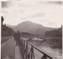 Photo Originale - Année 1932 - GRENOBLE - Sur Les Quais De L'Isere - Lieux