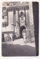 Photo Originale  - Juin 1937 -  Entrée Du Chateau De PIERREFONDS ( Oise ) - Places