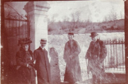 Photo Originale - Année 1905 - CAUZAC ( Lot Et Garonne ) Pose Pour La Photo Au Chateau   - Places