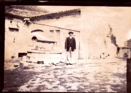 Photo Originale - Année 1905 - CAUZAC ( Lot Et Garonne ) Cour Interieure Du Chateau   - Plaatsen
