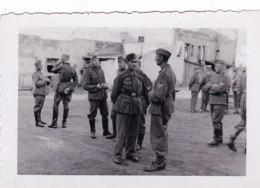 Photo Originale - 1941 - Guerre 1939/45  - Invasion De La Yougoslavie - Groupe Soldats Allemands - Oorlog, Militair