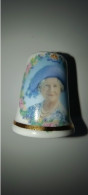 Thimble 100th Birthday Of The Queen Mother - Vingerhoeden