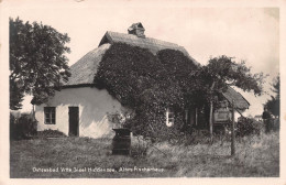 Insel Hiddensee Vitte Altes Fischerhaus Ngl #169.651 - Autres & Non Classés