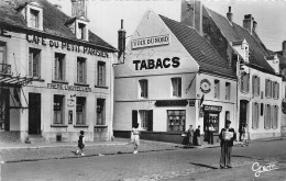 62-ETAPLES- UN COIN DE LA PLACE DU GENERALE DE GAULLE - Etaples