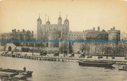 R641806 London. The Tower Of London From The River. Tuck. Collo Photo. Postcard - Autres & Non Classés