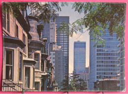Visuel Très Peu Courant - Canada - Montréal - Rue Peel - Contrastes Architecturaux - Montreal