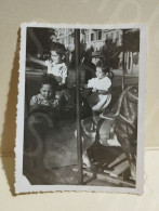 Italy Photo Italia Foto Roma Bambini Sulla Giostra 1948. Da Identificare. 80x60 Mm. - Europa