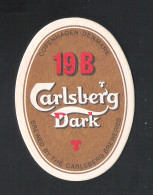 Bierviltje - Sous-bock - Bierdeckel  CARLSBERG DARK  19 B   (B 810) - Bierviltjes