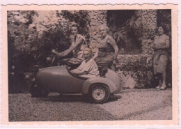 GRUPPO DI DONNE SU MOTO MOTORCYCLE LAMBRETTA SIDECAR - FOTO ORIGINALE - Autres & Non Classés