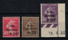 YV 266 à 268 N* (trace) MLH , 4eme Serie Caisse D'Amortissement Cote 150 Euros + Centrages Très Corrects - Unused Stamps