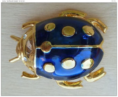 Broc-017 Broche émaillée Bleue Foncé à Décor De Pois Métal Doré Sur Le Dos,yeux Avec Brillants - Brochen