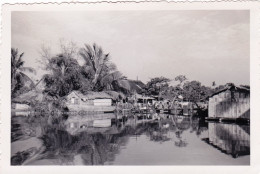 Photo Originale - Vietnam - Environs De SAIGON 1965 - Habitations Sur L'eau - Plaatsen