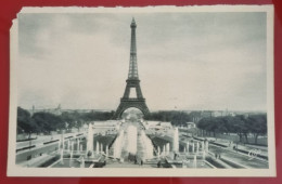CPA - FRANCE - PARIS - LE TOUR EIFFEL - LES FANTAINES DU PALAIS AE CHAILLOT ET LA TOUR EIFFEL - Eiffeltoren