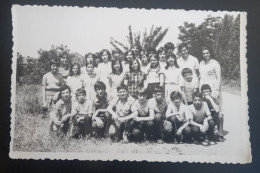 #21   Photo Noir Et Blanc Garçon Fille Photo D’école Photo De Groupe / Boy Girl School Photo Group Photo - Personnes Anonymes