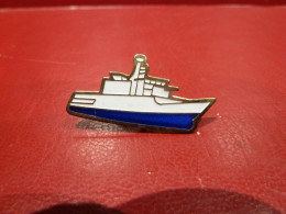 PIN'S " BATEAU ". - Boten