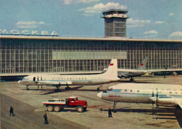 AVIATION CIVILE / 1968 - AVIONS / AIRPLANE : ILYIUSHIN IL-18 [ AEROFLOT - U.S.S.R. ] - MOSCOW DOMODEDOVO AIRPORT (an769) - 1946-....: Modern Tijdperk