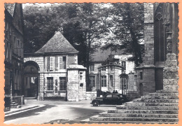 Ppgf/ CPSM Grand Format - EURE ET LOIR - CHARTRES - MUSÉE, ANCIEN ÉVÊCHÉ - VUE DU PORTAIL NORD - Automobile - Vue Rare - Chartres