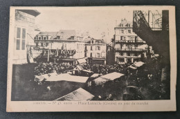 CPA - 19 - BRIVE - Précurseur Dos Simple Série CORREZE Place Latreille (Civoire) Un Jour De Marché Carte RARE Bel état - Brive La Gaillarde