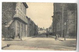 CPA 51 VITRY-le-FRANCOIS Rue Dominé-de-Verzet - Vitry-le-François