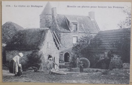 22 CPA CARTE POSTALE ANCIENNE KARTEN BOST 178 MOULIN EN PIERRE POUR BROYER LES POMMES LE CIDRE EN BRETAGNE - Sonstige & Ohne Zuordnung