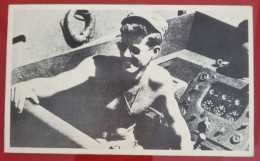 PHOTO ON CARDBOARD WITH DESCRIPTION BEHIND - JOHN FITZGERALD KENNEDY - - Famous People