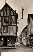 28.134.33 - DREUX  (Eure-et-Loir).  Maison Du XV°siècle Rue St-Pierre Et Rue Rotrou. Photo Glacée. TBE.   Voir 2 SCANS - Dreux