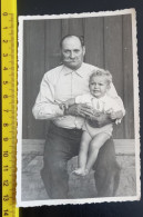 #21   Anonymous Persons - Enfant Child - Boy Garcon With Grandfather - Anonieme Personen