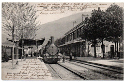 Intérieur De La Gare. Train à Quai - Albertville