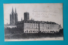 COUTANCES - Le Lycée Et La Cathédrale ( 50 Manche ) - Coutances