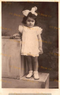 Cute Girl With A Big Ribbon In Her Hair. (Original Photograph, B/W, 1930/40, 9x14 Cm.) * - Personnes Anonymes