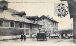 CPA. [75] > PARIS > Marché Aux Bestiaux De La Villette - Conduite Des Porcs à L'Abattoir - (XIXe Arrt.) - 1905 - TBE - Distrito: 19