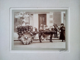 Grande Photographie Ancienne Voiture Fleurie Durant La Fêtes Des Fleurs à Châtel Guyon (63) - Photographe Vistin - TBE - Lieux