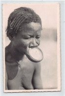 Tchad - NU ETHNIQUE - Type De Femme Sara-Kaba à Plateau - CARTE PHOTO - Ed. R. Pauleau 62 - Tsjaad