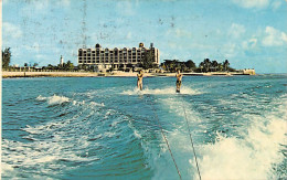BARBADOS - Water Skiing - New Hilton Hotel - Publ. C. L. Pitt & Co. Ltd.  - Barbados