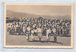 Tanganyika - Native Children Thanking Their Benefactors - REAL PHOTO - Publ. Unknown  - Tanzanía