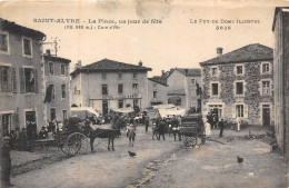 63-SAINT-ALYRE- LA PLACE UN JOUR DE FÊTE - Autres & Non Classés