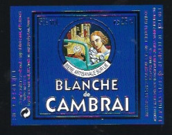 étiquette Bière France: Biere  Blanche De Cambrai  5 % 25 Cl Brasserie La Choulette Hordain Nord 59  " Femme" - Beer