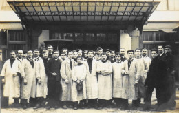 CPA. Carte-Photo [75] > PARIS > Groupe De Personnes Employés Du Marché De La Villette - (XIXe Arrt.) - TBE - District 19