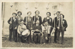 Themes Div-ref WW317-carte Photo Non Située - Belle Animation - Groupe De Conscrits  -musique - Musiciens - - A Identifier