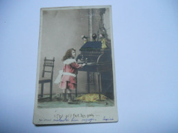 THEMES ENFANTS CARTE COULEUR ANCIENNE DE 1905 C'EST QU'IL FAUT DES SOUS FILLETTES SECRETAIRE CHAISE VASE COUSSIN MIROIR - Humorkaarten