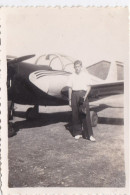 Photo De Particulier 1946 Aérodrome Constantine Pilote Devant Avion  A Identifier   Réf 30831 - Aviation