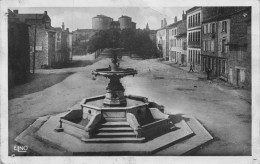 43 / MONISTROL-SUR-LOIRE . La Place Néron - (Cachet Colonie De Vacances "Les Hirondelles" à NANT) Cpsm PF 1949 - Monistrol Sur Loire