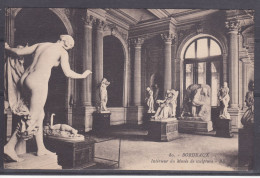 CPA Bordeaux    Dpt 33 Intérieur Du Musée De Sculture  Réf 1900 - Bordeaux