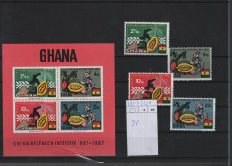 Ghana Michel Cat.No. Mnh/**  334/337 + Sheet 30 - Ghana (1957-...)